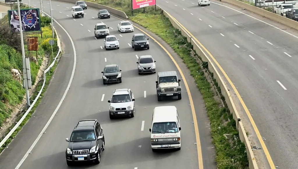 بين وضع هش ودمار هائل... حركة من جنوب لبنان نحو بيروت وصيدا (فيديو)