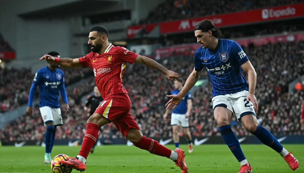 تطور جديد في مستقبل صلاح مع ليفربول والهلال يترقب
