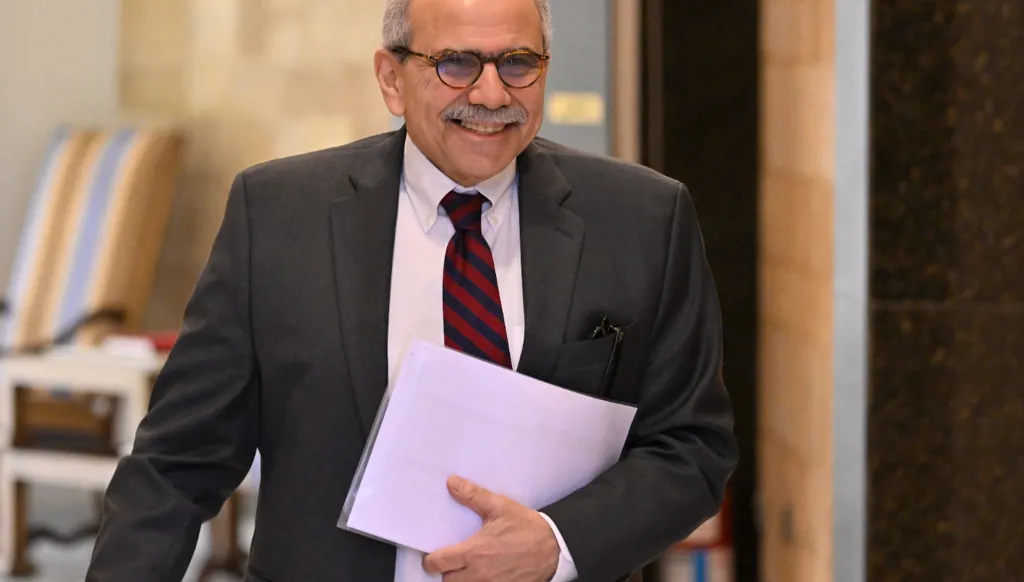 سلام يحدّد موقفه من الانتخابات البلدية: على مسافة واحدة من جميع المرشّحين