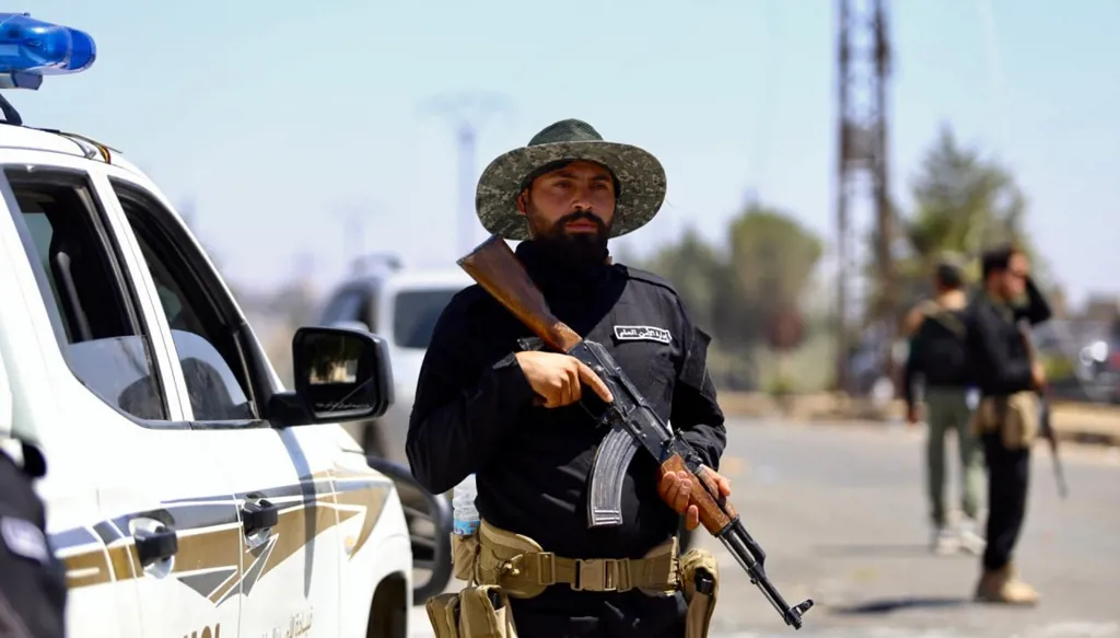 5 عند الخامسة: السويداء تتصدّر المشهد... لبنان بين اللائحة الرمادية وتوم برّاك!