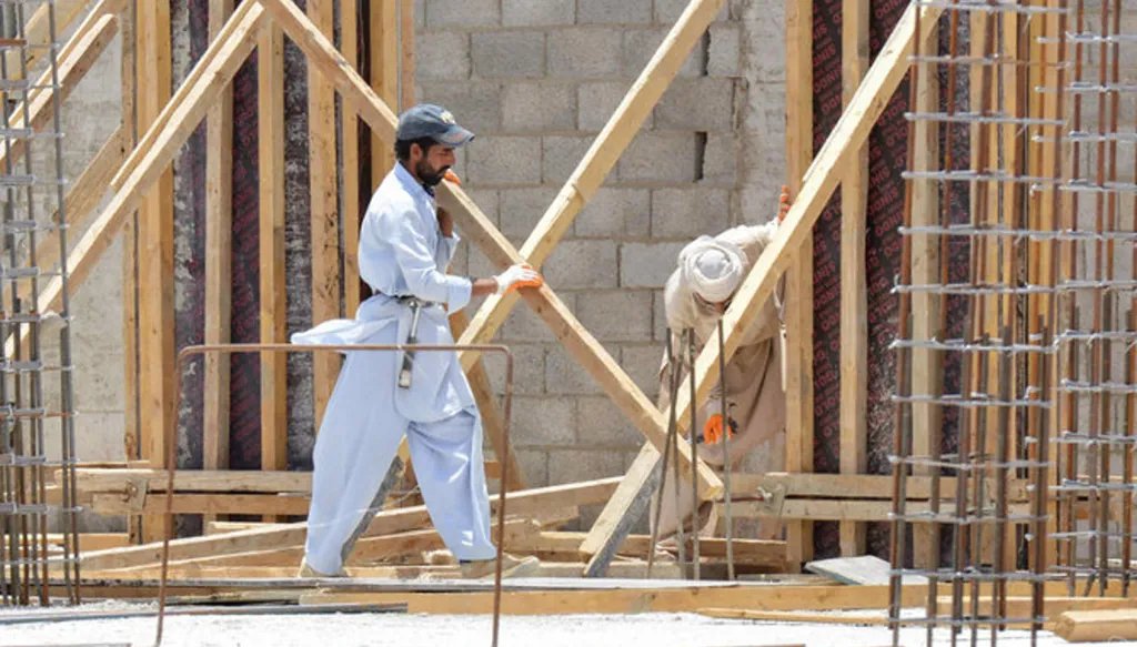 تكاليف البناء في السعودية ترتفع بأعلى وتيرة منذ أكثر من عامين