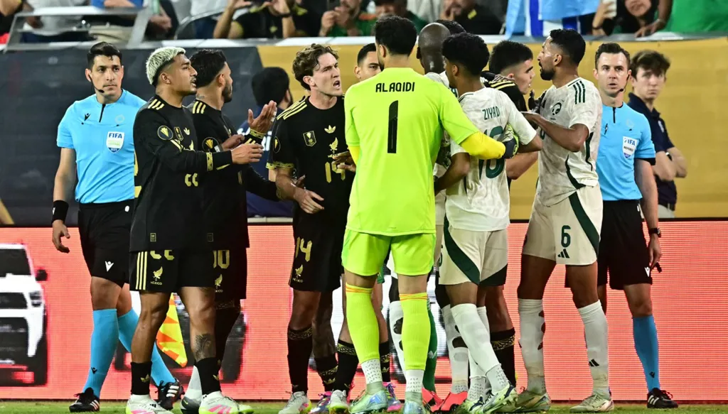 المكسيك تقصي السعودية من ربع نهائي الكأس الذهبية