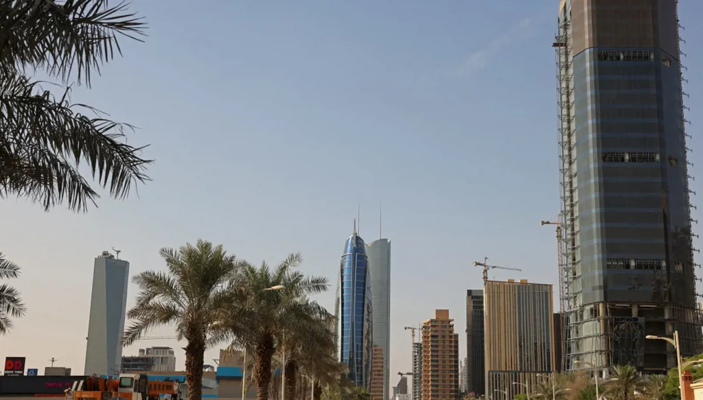الحوثيون يواصلون التصعيد... وإلغاء رحلات إلى السعودية