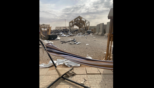 صورة غير مؤرخة لآثار ضربة إيرانية في قاعدة الأمير سلطان الجوية في السعودية (سي بي إس).