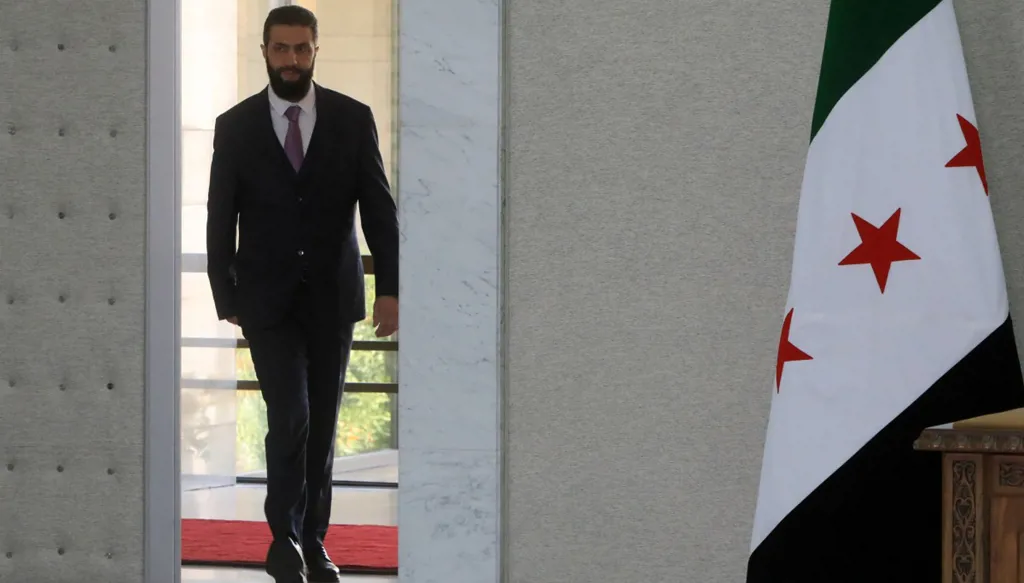 هجمات وجبهات جديدة... إعلام عبري: تحذير إسرائيلي للشرع!