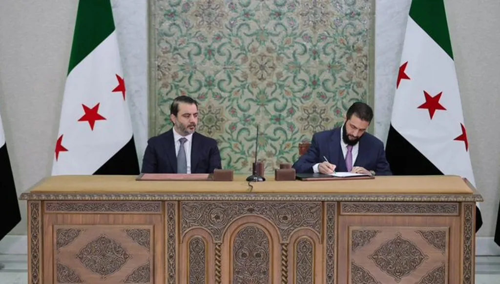 الشرع يوقّع مسودّة الإعلان الدستوري... هذه أبرز بنودها