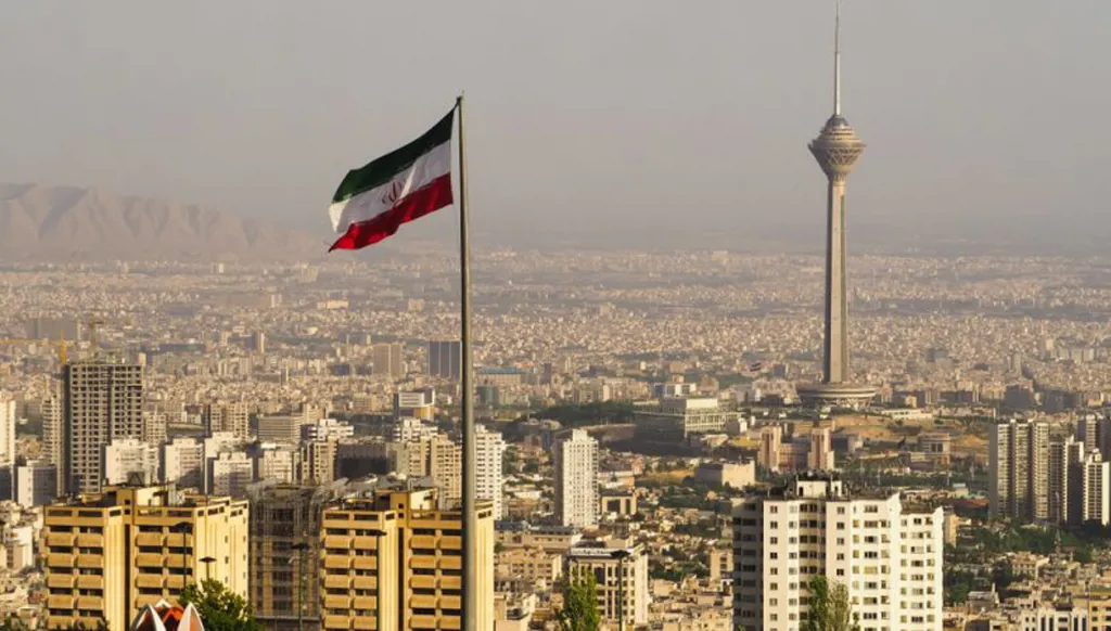 إيران تعلن رفع القيود تدريجياً عن الإنترنت