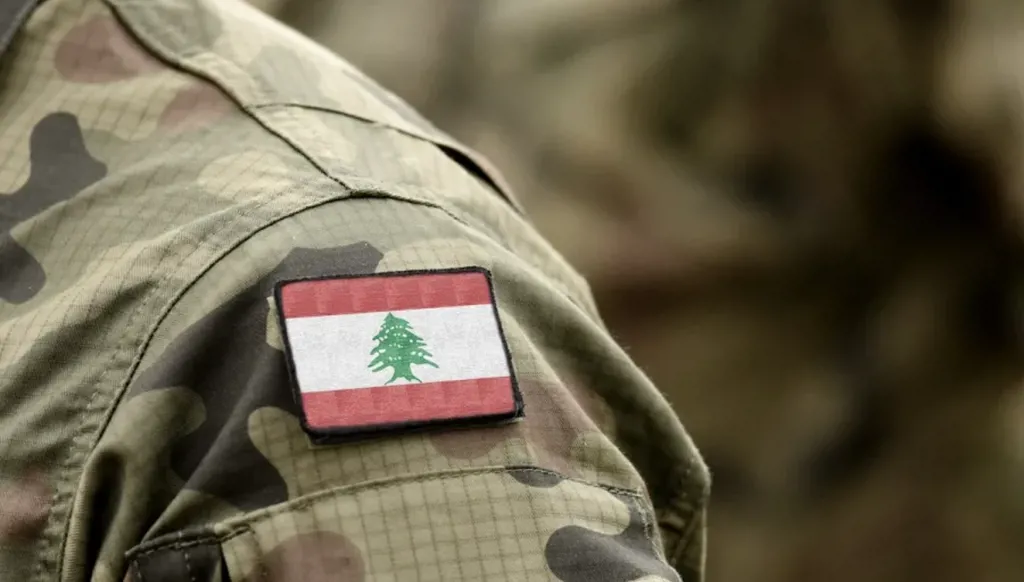 الجيش اللبناني يتسلم هبة مالية قطرية لدعم عناصر المؤسسة العسكرية