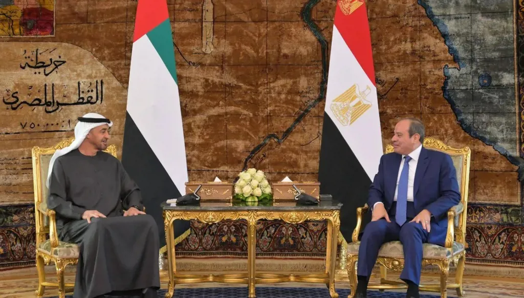العلاقات وتطوّرات المنطقة بين السيسي وبن زايد