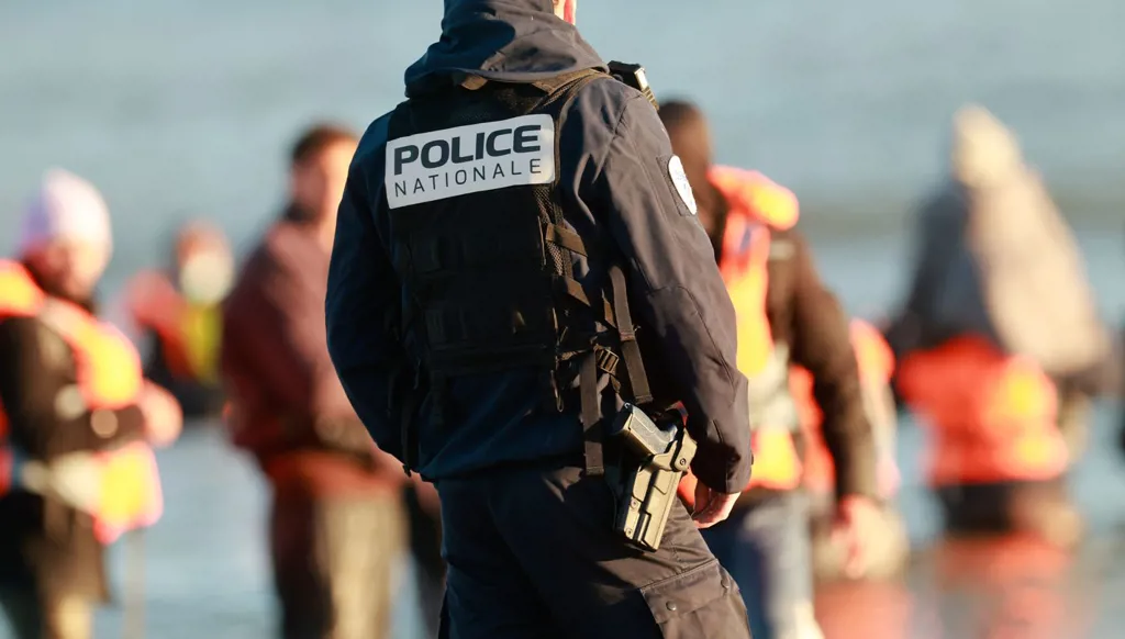 توقيف سوداني في بريطانيا بعد مقتل 4 مهاجرين خلال عبور القنال