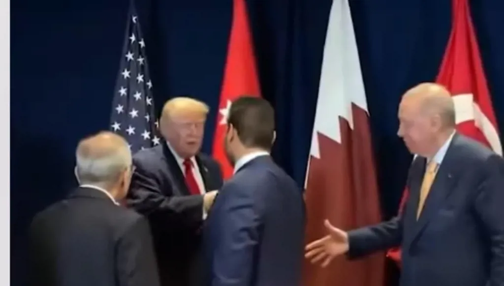 مصافحة ترامب وسلام... مشهد فتح باب التأويل