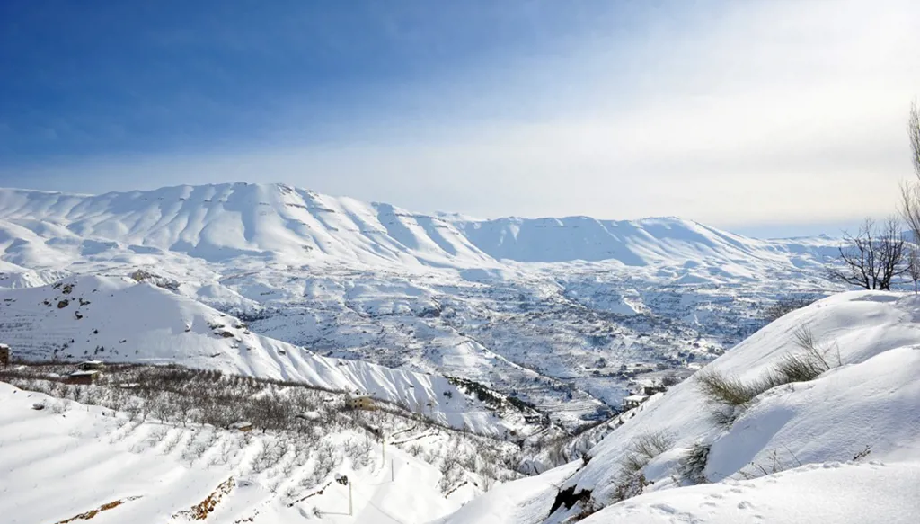 المنخفض الجوي "آدم" مستمر حتى الثلاثاء في لبنان... صقيع والثلوج تلامس الـ300 متر!