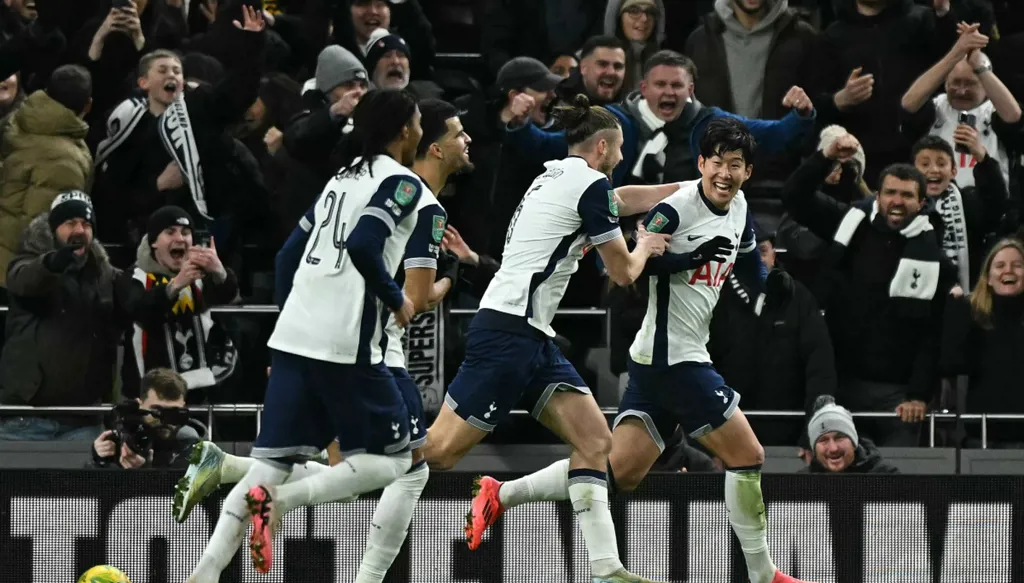 توتنهام يقصي مانشستر يونايتد من كأس الرابطة بسيناريو خرافي (فيديو)