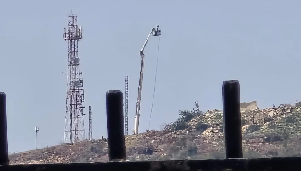 قوّة إسرائيلية تتوغّل عند أطراف بلدة مروحين الشرقية جنوبي لبنان