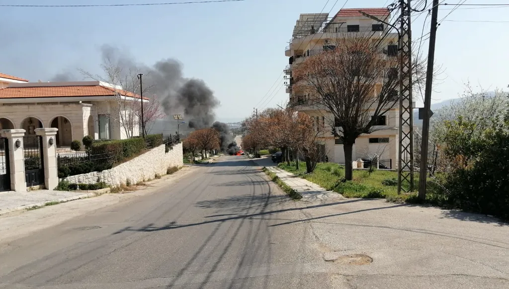 قتيل باستهداف إسرائيلي لسيارة في بلدة برج الملوك جنوب لبنان (صور وفيديو)