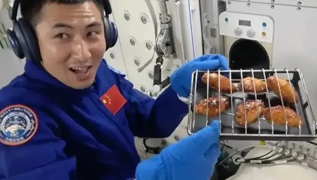 حفل شواء في الفضاء (أكس)