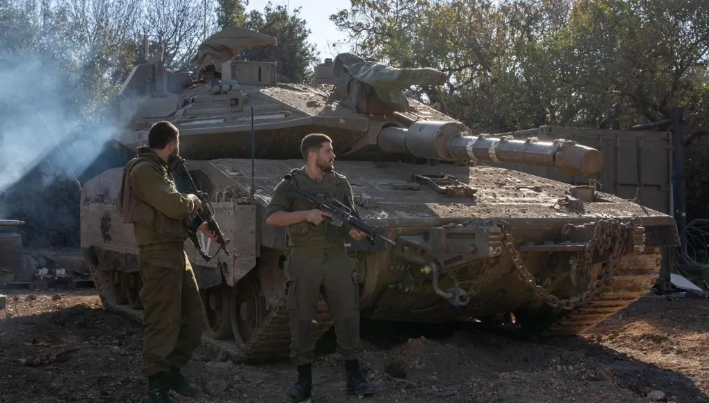 استعدادات إسرائيلية تحسباً لسقوط الأسد: تأهّب وتعزيزات عسكرية