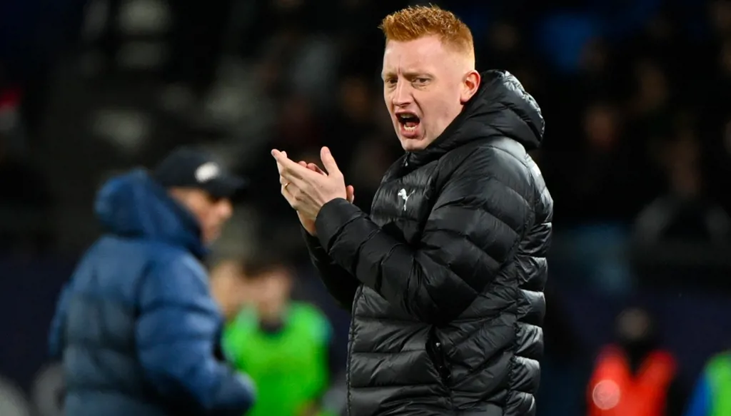 عراك مدربَين يتسبب بطردهما في الدوري الفرنسي (فيديو)