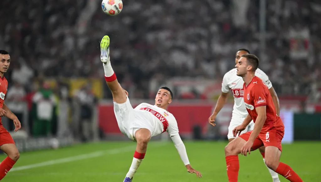 الخنوس يقود شتوتغارت للفوز على سانت باولي