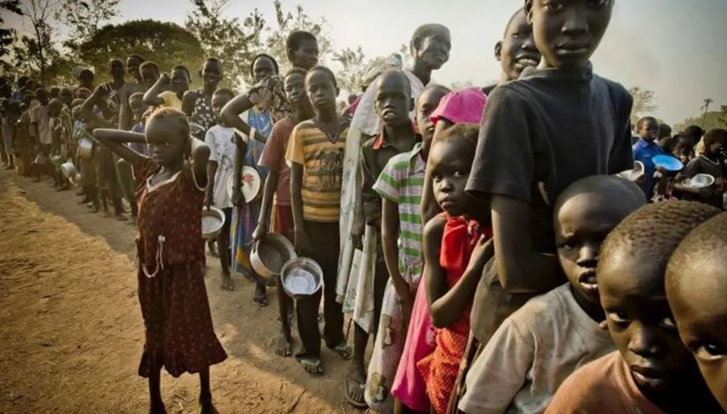 قرقاش: فرصة ثمينة ضاعت لحقن الدماء في السودان