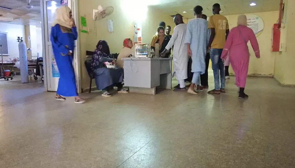 "أطباء بلا حدود" تعلق عملياتها في مستشفى رئيسي بالخرطوم