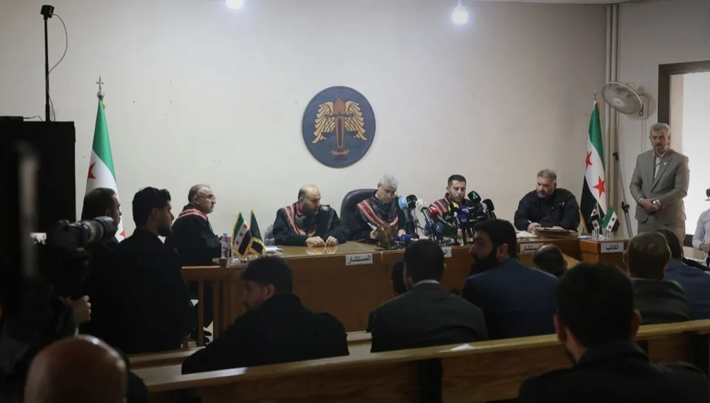 سوريا... بدء جلسات المحاكمات العلنية بشأن أحداث الساحل (صور)