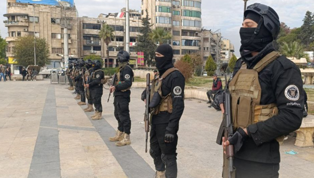 المرصد السوري: 2161 ضحية لسلوكيات انتقامية وعمليات إعدام وتصفية على أساس الطائفة منذ سقوط الأسد