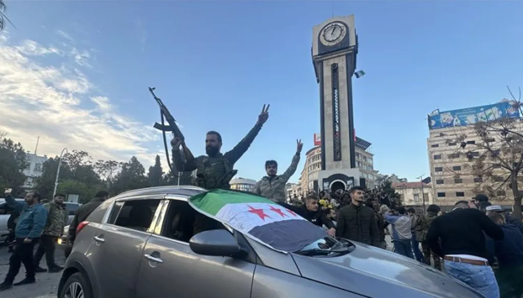 حظر تجوال في حمص واشتباكات عشائرية شمال درعا