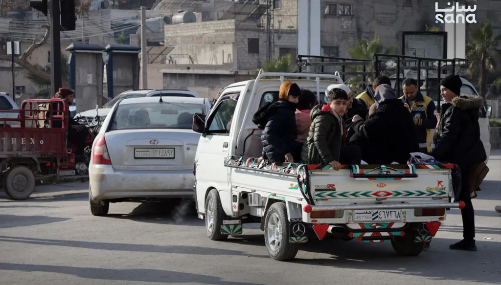اشتباكات بين "قسد" والجيش السوري في حلب... ونزوح مدنيين (صور)