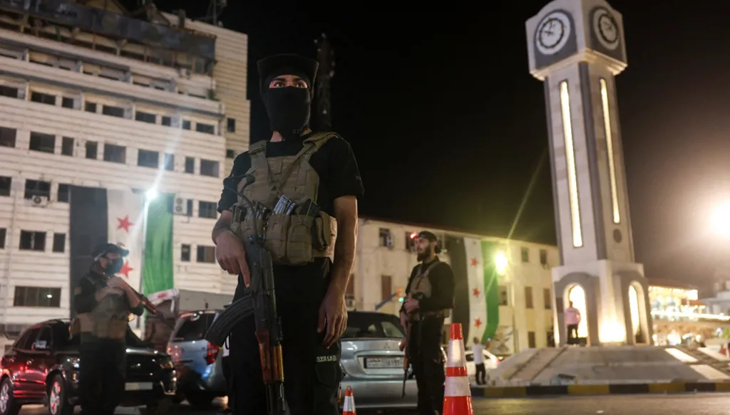 "معظمها بدوافع طائفية"... المرصد السوري: 26 قتيلاً في 12 عملية تصفية!