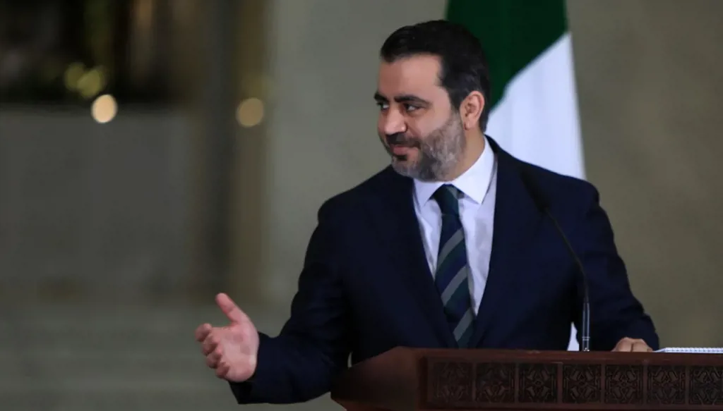 تفاصيل لقاء وزير الخارجية السوري مع المغتربين السوريين في الإمارات