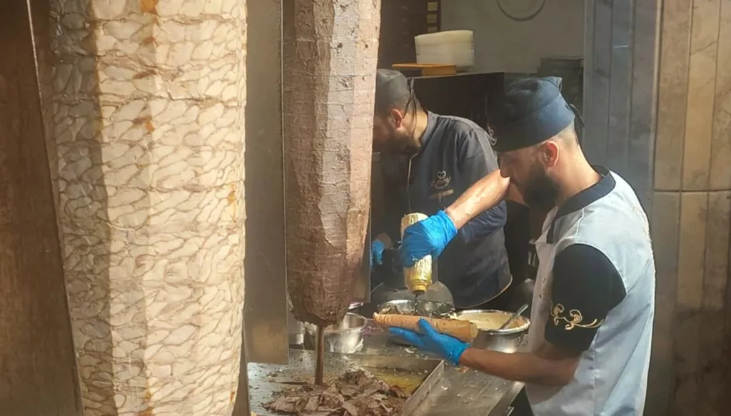 أحلام العودة وقسوة الواقع… هل يتهيأ السوريون لمغادرة مصر؟
