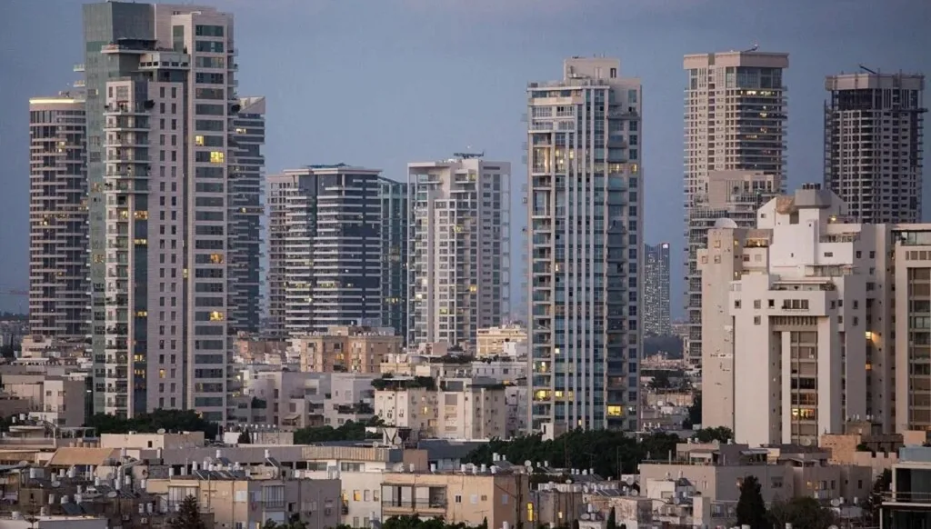 هجوم جديد... صاروخ من اليمن على إسرائيل وسقوط إصابات