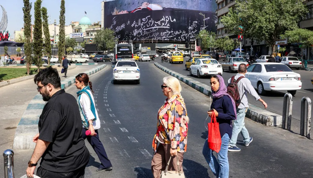 الكويت تتصدّى لهجمات جديدة وانفجارات تهز مدناً إيرانية... هل تنضم إسرائيل إلى الحرب؟