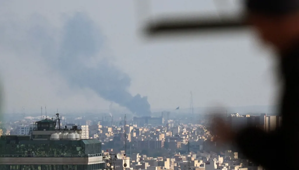 خبراء أميركيون: ضربات واشنطن على طهران قد تشكّل جرائم حرب