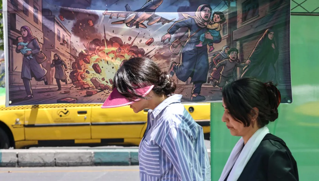 جدارية في طهران. (أ ف ب)