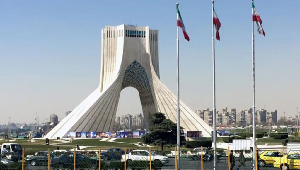 إعدام ثلاثة رجال بتهمة السطو المسلح في إيران