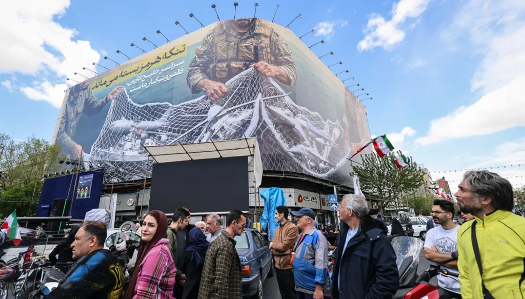 قبيل موعد المفاوضات... إعلام إيراني: إغلاق مضيق هرمز أمام الناقلات