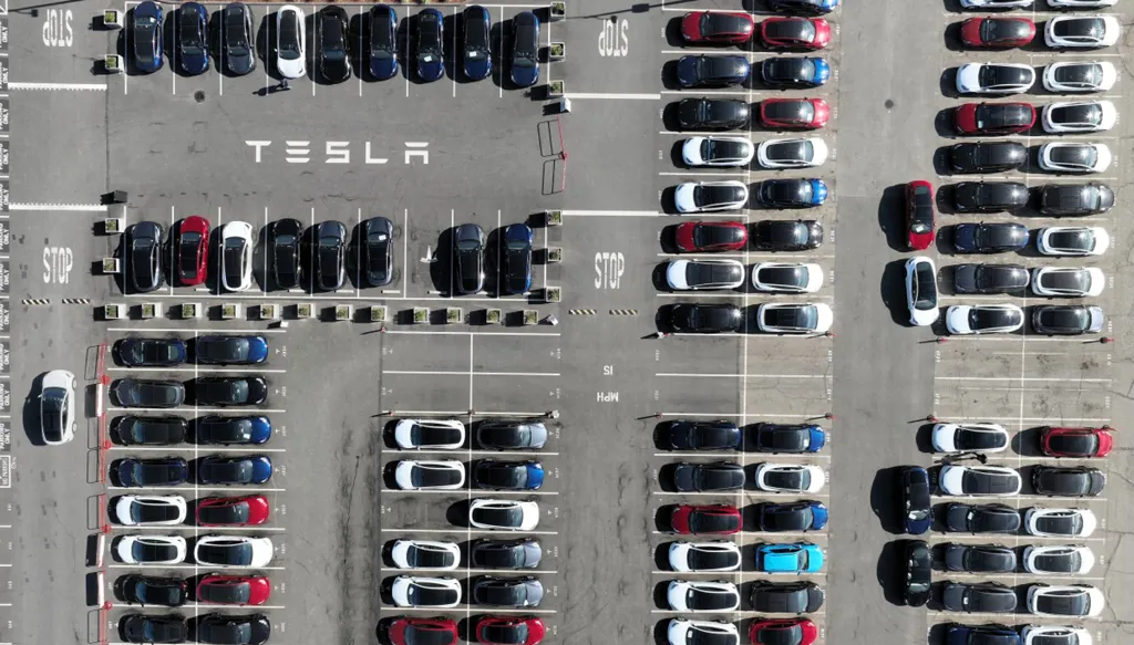 "تيسلا" تعلن موعد بدء تشغيل سيّارات الأجرة الذاتية القيادة: 22 حزيران/يونيو