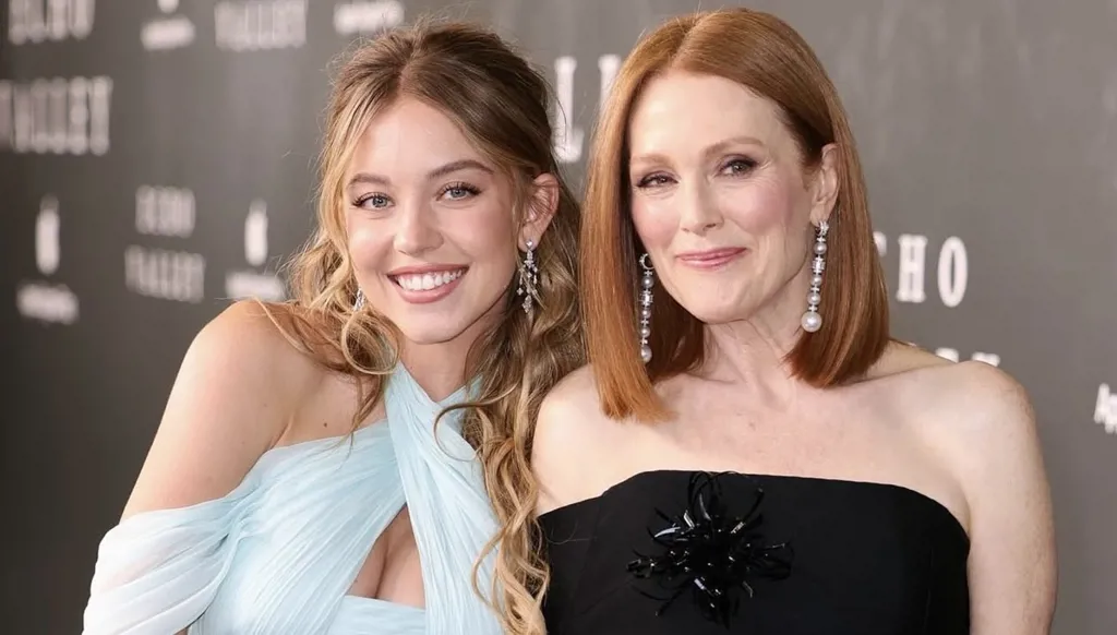 سيدني سويني وجوليان مور على السجّادة الحمراء... صراع أجيال وأسلوب موضة (صور وفيديو)