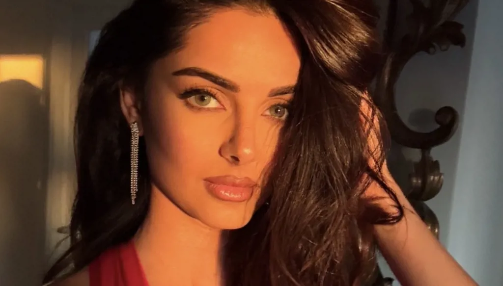 ماهلاغا جابري فاتنة بالدانتيل والأحمر البرّاق... جرأة خياراتها تثير الجدل