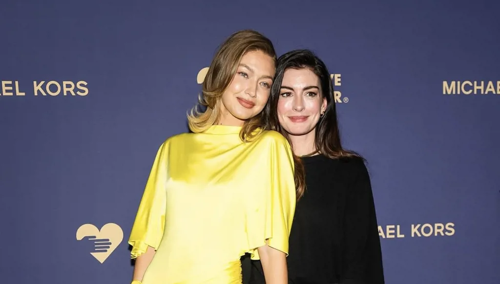 جيجي حديد وآن هاثاواي تشعلان مواقع التواصل الاجتماعي في حفل Golden Heart Awards 2025 بنيويورك