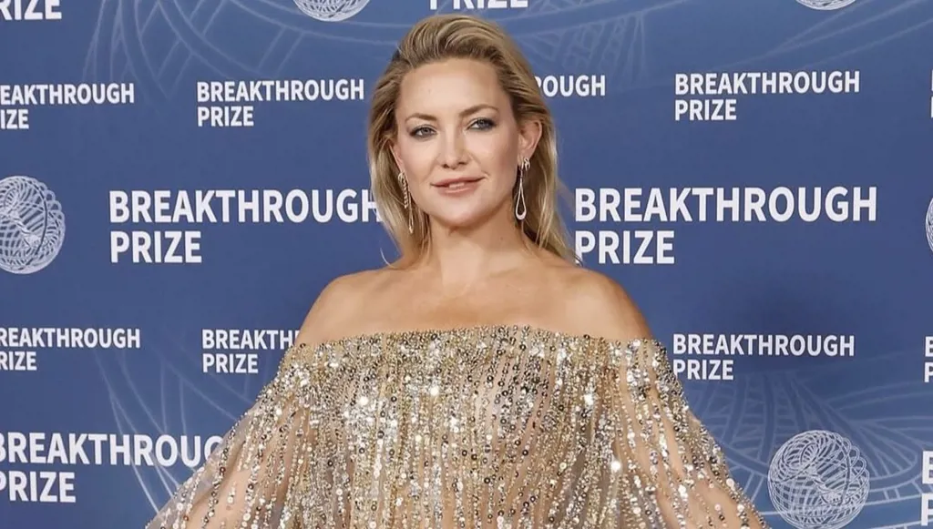 كيت هدسون فاتنة بتصميم إيلي صعب في حفل جوائز الإنجازات العلمية (صور وفيديو)