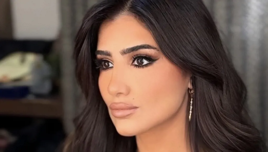 مي عمر بطلة "إش إش" بتصميمٍ مبتكر في ضيافة عمرو أديب (صور وفيديو)