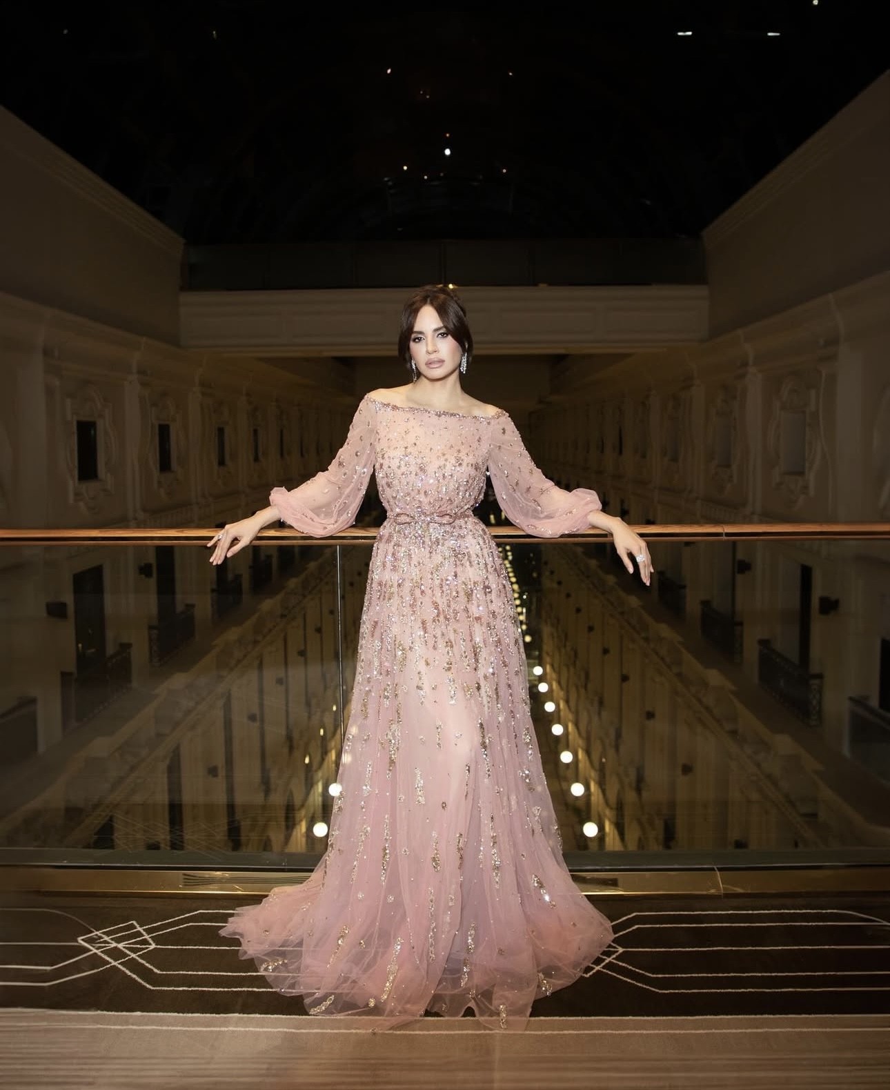 فستان من تصميم الخياطة الراقية لزياد نكد