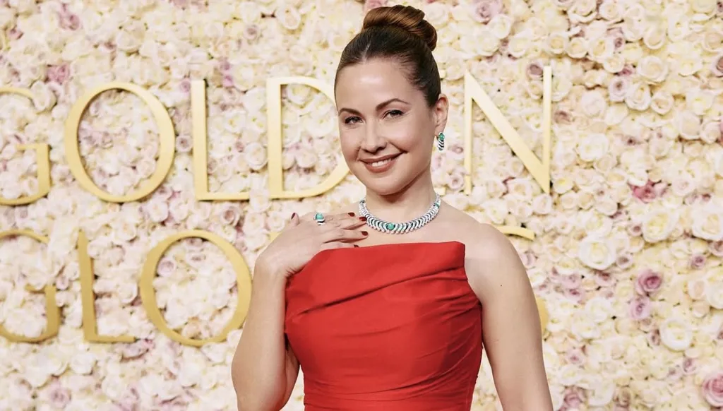 ريا أبي راشد تتألّق بتصميم مرمر حليم في حفل جوائز "غولدن غلوب"