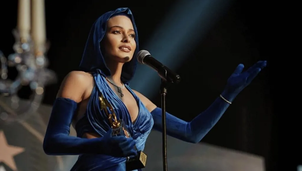 إطلالة باهرة لباميلا الكيك في اسطنبول استحقت بها لقب الملكة (صور وفيديو)