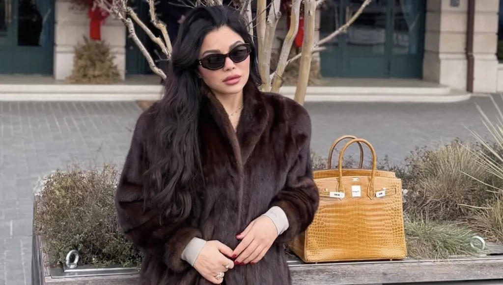 هيفاء وهبي بالفرو وحقيبة هيرمس مرصعة بالألماس بربع مليون دولار