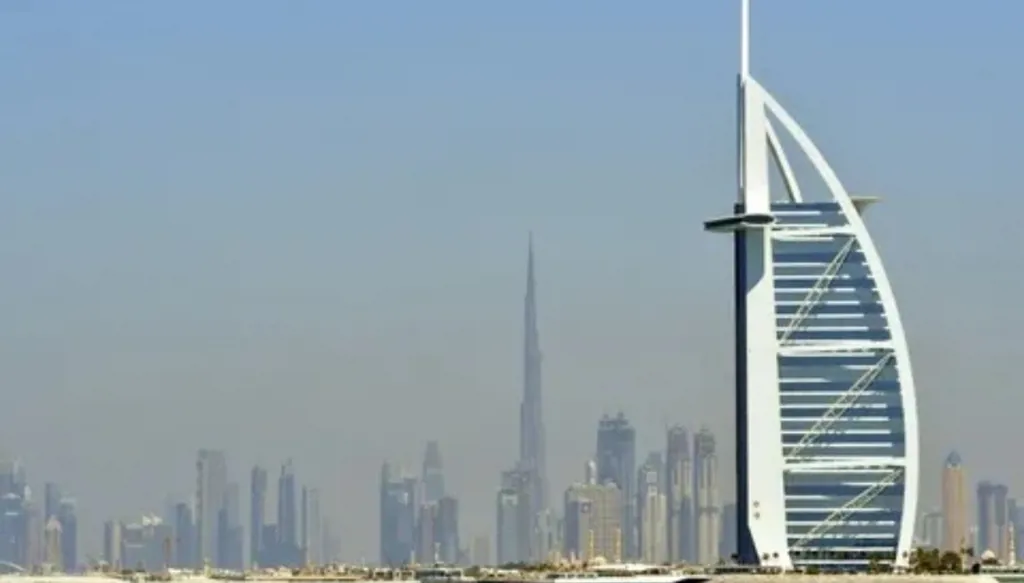 الإمارات: رحلة التحول الاقتصادي نحو مركز مالي واستثماري عالمي