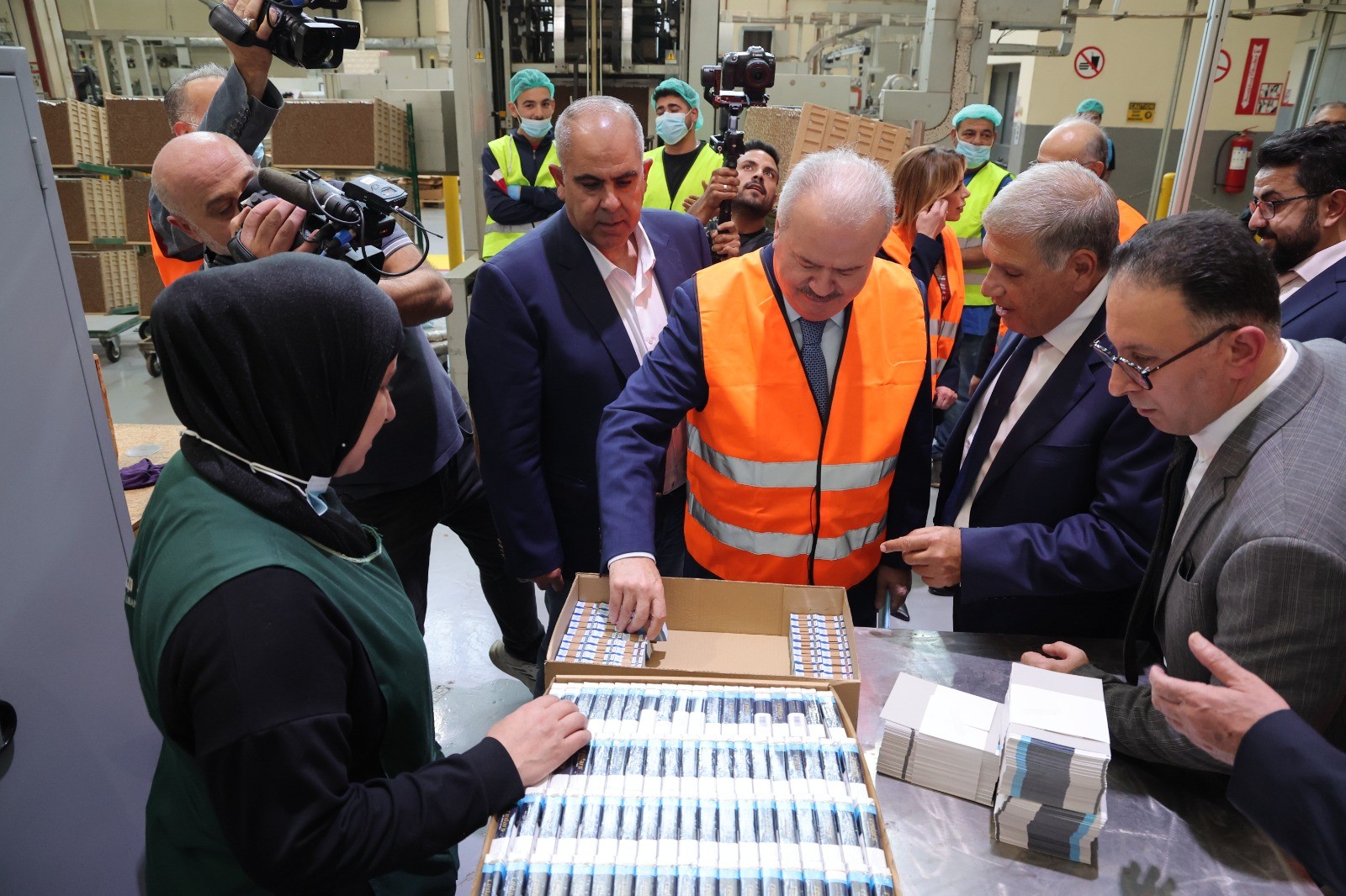 مشروع محطة الطاقة الهجينة الاستراتيجي في الريجي (مرفقة بالخبر من الريجي).